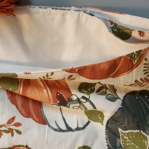 Nicole Miller Home NWT 72 x 16 Beaded Pumpkins Tasseled Corners Table Runner - Picture 6 of 8